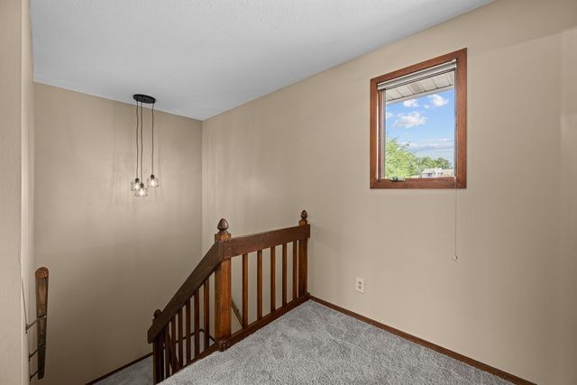 3283 Johnathan Avenue 3283, Bettendorf, IA 52722