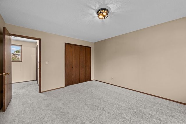 3283 Johnathan Avenue 3283, Bettendorf, IA 52722