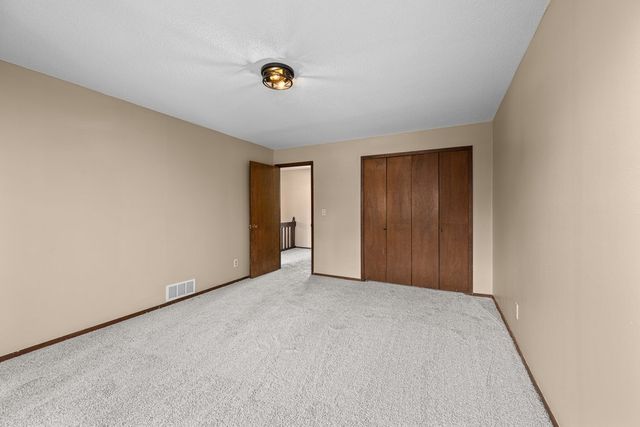 3283 Johnathan Avenue 3283, Bettendorf, IA 52722