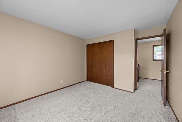 3283 Johnathan Avenue 3283, Bettendorf, IA 52722