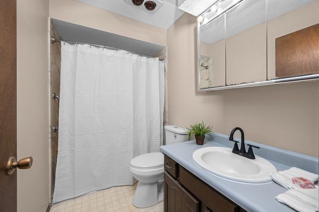 3283 Johnathan Avenue 3283, Bettendorf, IA 52722