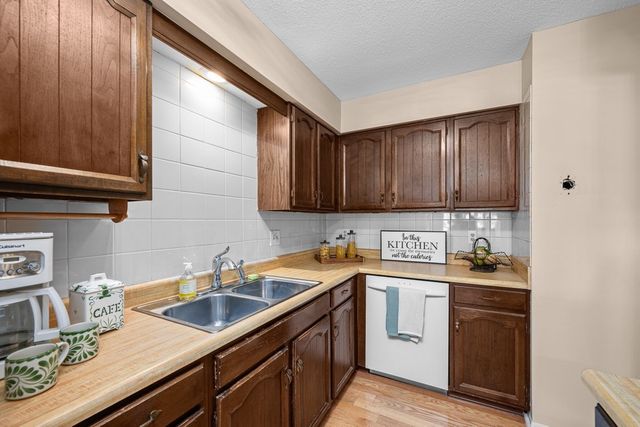 3283 Johnathan Avenue 3283, Bettendorf, IA 52722
