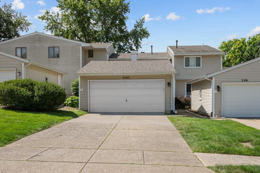 3283 Johnathan Avenue 3283, Bettendorf, IA 52722