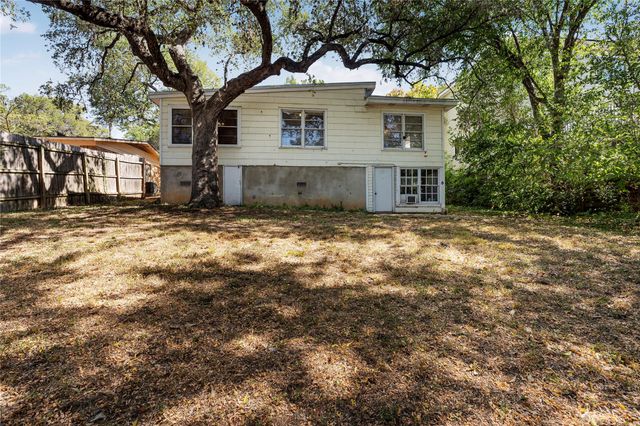 2111 W 10th ST, Austin, TX 78703