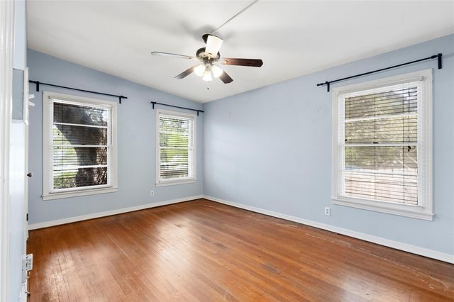 2111 W 10th ST, Austin, TX 78703