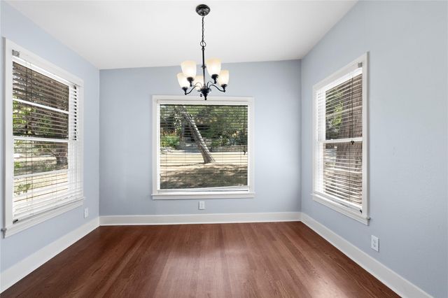 2111 W 10th ST, Austin, TX 78703