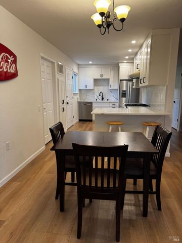 25 Temelec Cir, Sonoma, CA 95476