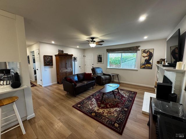 25 Temelec Cir, Sonoma, CA 95476