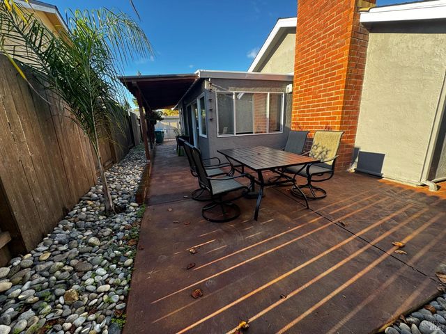 25 Temelec Cir, Sonoma, CA 95476