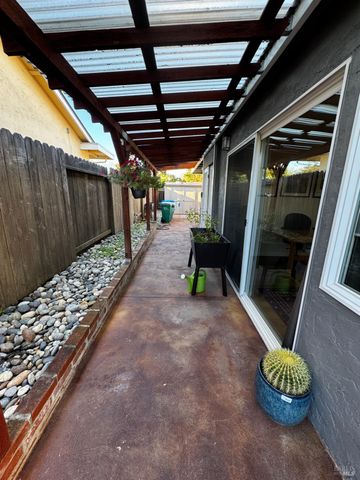 25 Temelec Cir, Sonoma, CA 95476