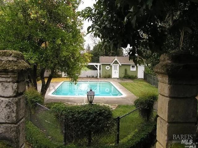 25 Temelec Cir, Sonoma, CA 95476