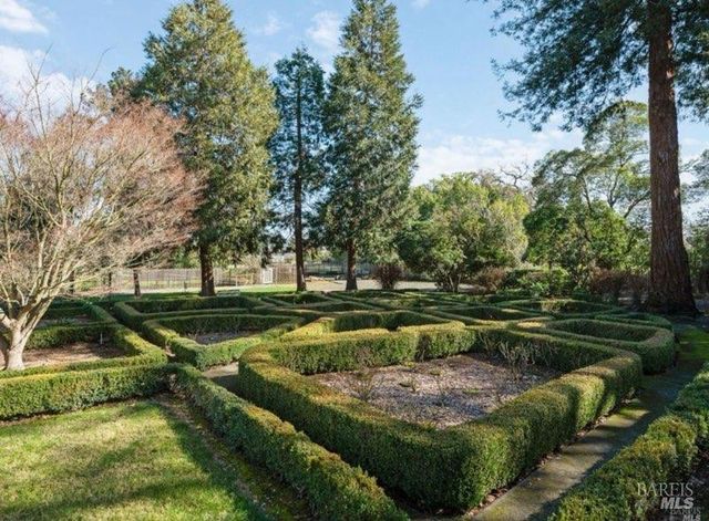 25 Temelec Cir, Sonoma, CA 95476