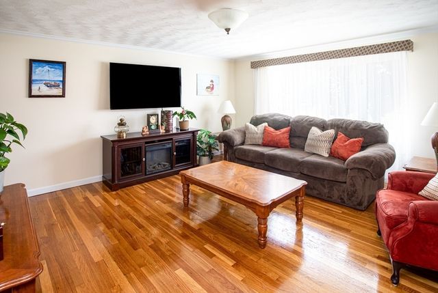 192 Calvin Ave, Somerset, MA 02726