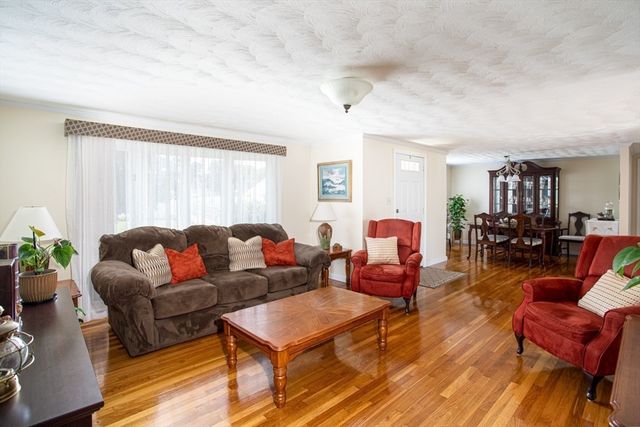 192 Calvin Ave, Somerset, MA 02726