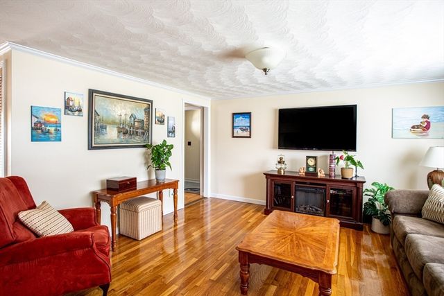 192 Calvin Ave, Somerset, MA 02726