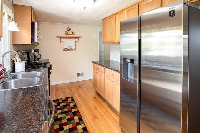 192 Calvin Ave, Somerset, MA 02726