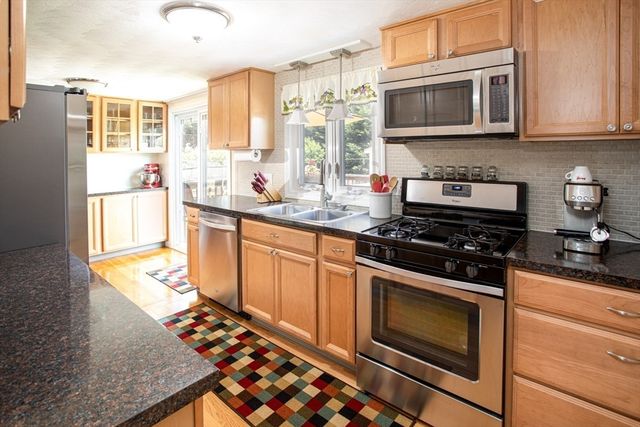 192 Calvin Ave, Somerset, MA 02726