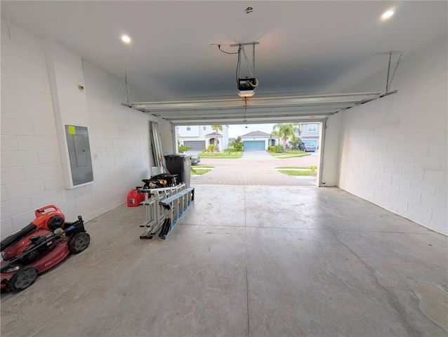 5763 BUNGALOW GROVE COURT, Palmetto, FL 34221