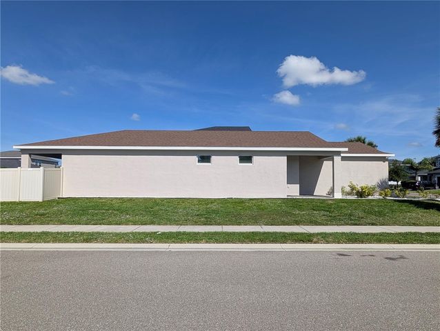 5763 BUNGALOW GROVE COURT, Palmetto, FL 34221