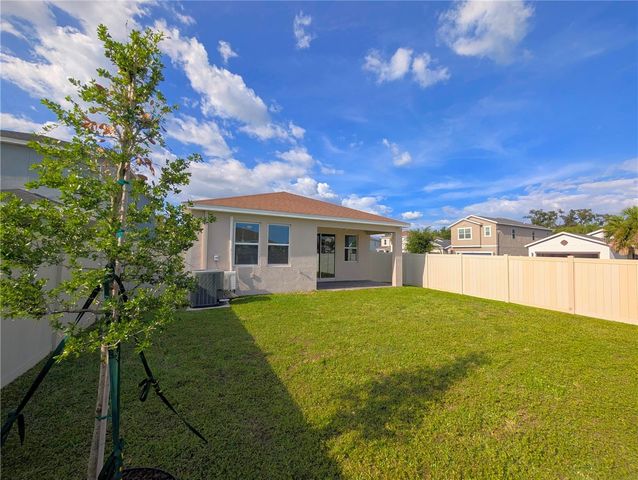 5763 BUNGALOW GROVE COURT, Palmetto, FL 34221