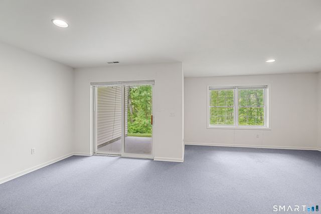1104 Bradford Drive 1104, Danbury, CT 06811