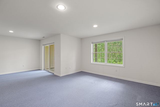 1104 Bradford Drive 1104, Danbury, CT 06811