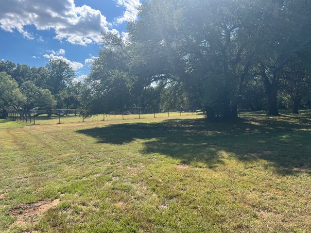616 W Aquarius Court, Granbury, TX 76049