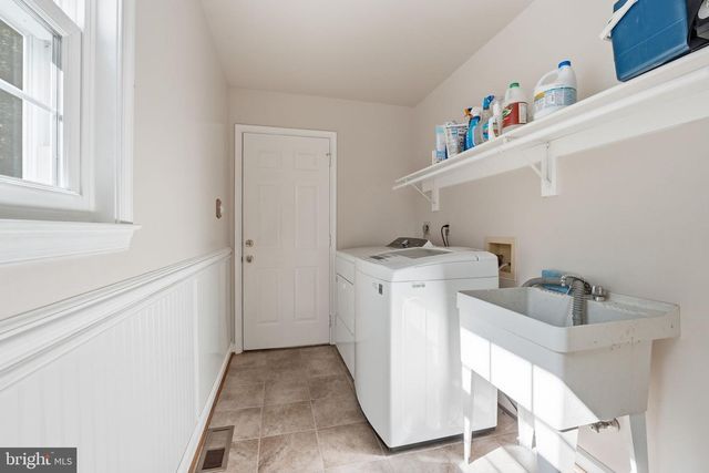 11211 CAISSON CT, Woodbridge, VA 22192