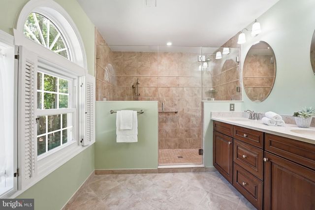 11211 CAISSON CT, Woodbridge, VA 22192