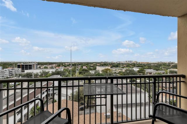 4242 NW 2nd St 807, Miami, FL 33126