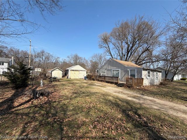 9030 Funston Boulevard, White Lake, MI 48386