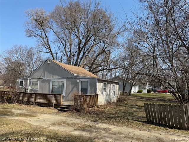 9030 Funston Boulevard, White Lake, MI 48386