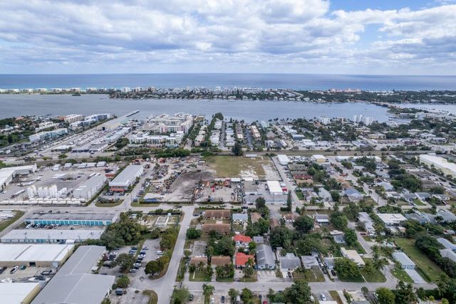 730 N 5th Street, Lantana, FL 33462