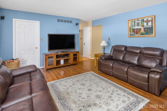 21 Drexel Hill Drive, South Brunswick, NJ 08824