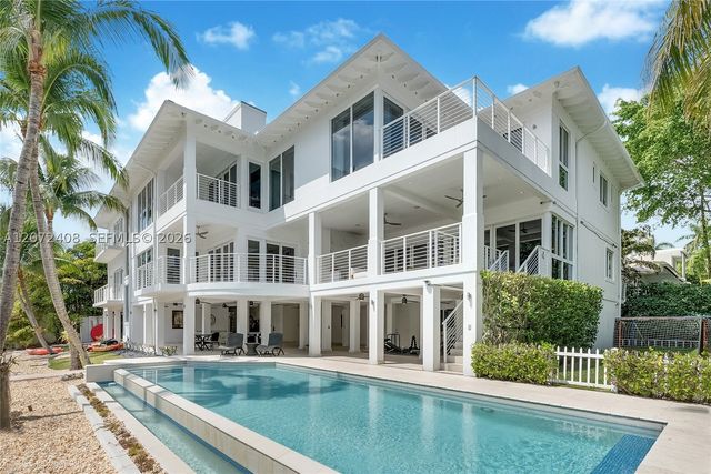 3835 Carole Ct, Miami, FL 33133