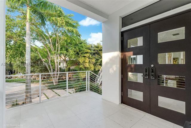 3835 Carole Ct, Miami, FL 33133