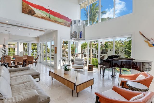 3835 Carole Ct, Miami, FL 33133