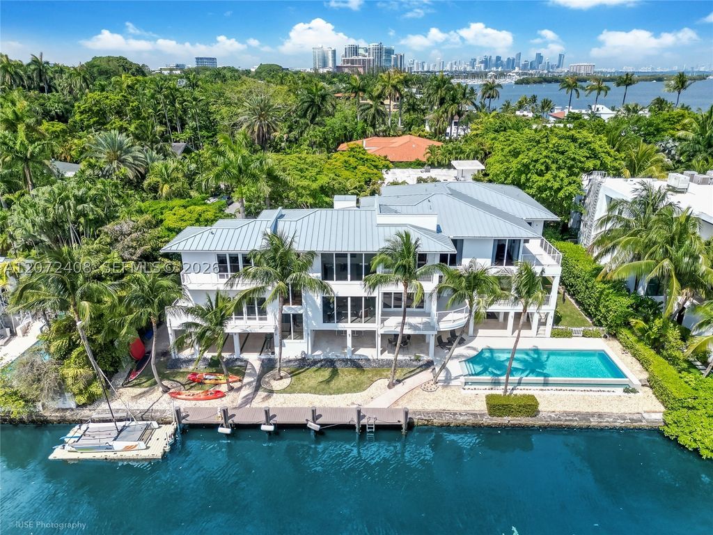 3835 Carole Ct, Miami, FL 33133