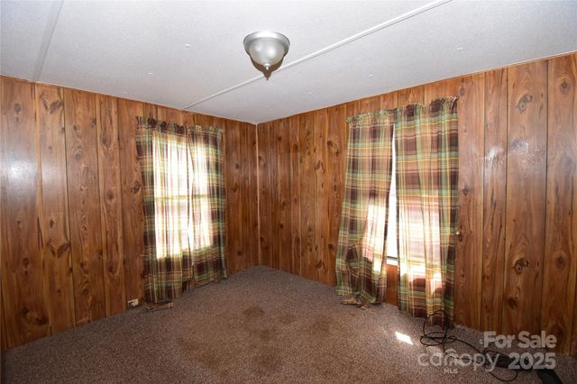 69 English Lane, Weaverville, NC 28787