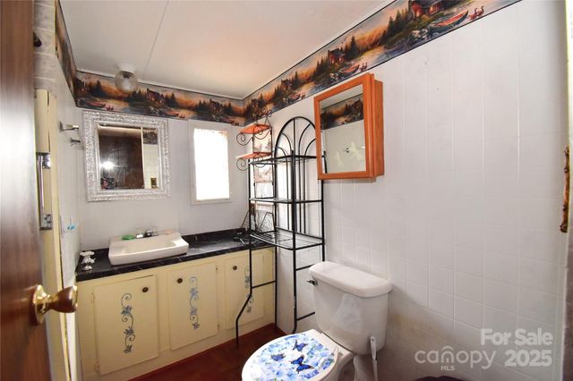 69 English Lane, Weaverville, NC 28787