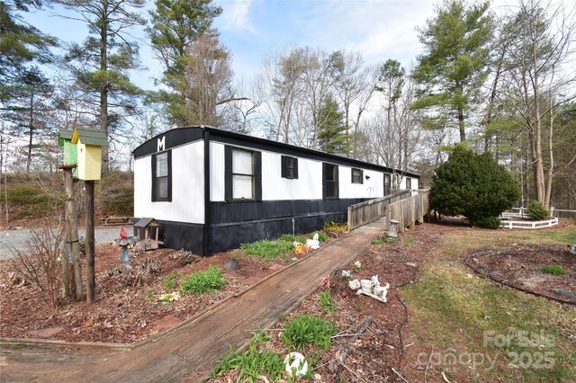 69 English Lane, Weaverville, NC 28787