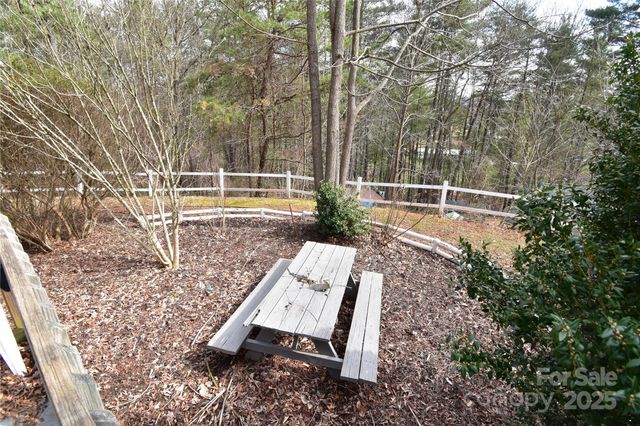 69 English Lane, Weaverville, NC 28787