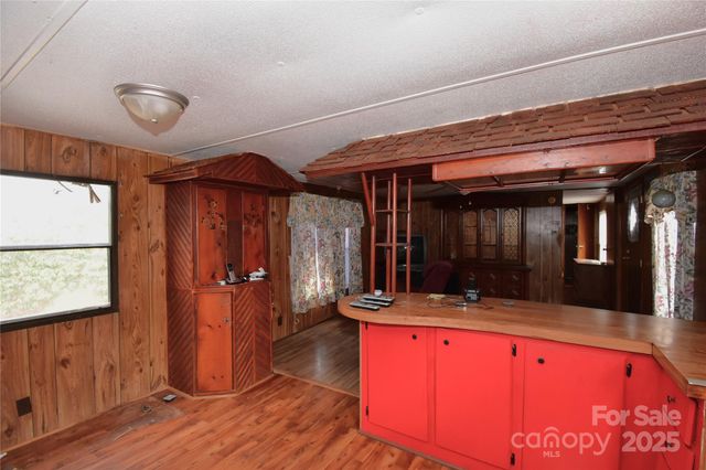 69 English Lane, Weaverville, NC 28787