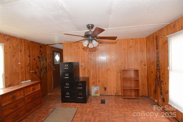 69 English Lane, Weaverville, NC 28787