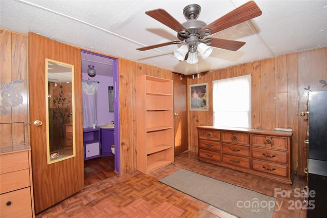 69 English Lane, Weaverville, NC 28787