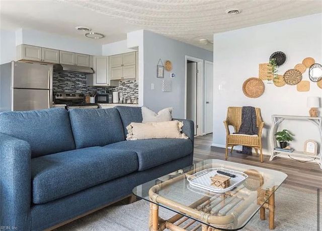 2100 Arctic Ave Apt 14, Virginia Beach, VA 23451