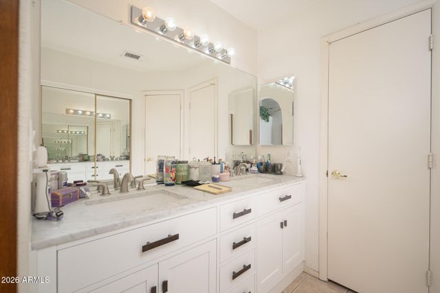 7080 W CARON Drive, Peoria, AZ 85345