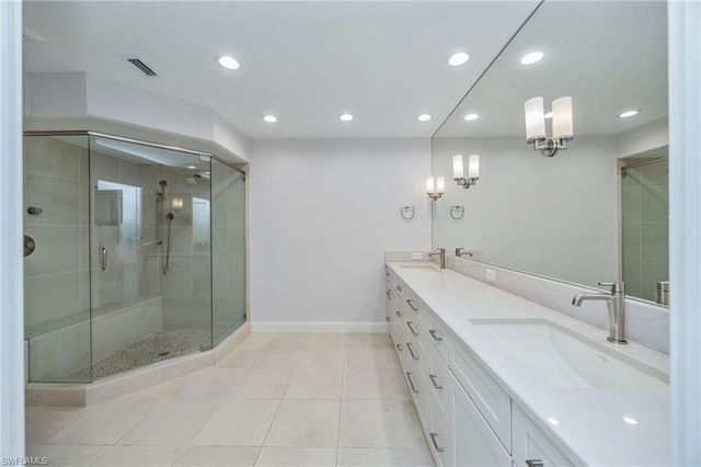 121 Bears Paw TRL, Naples, FL 34105