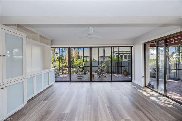 121 Bears Paw TRL, Naples, FL 34105