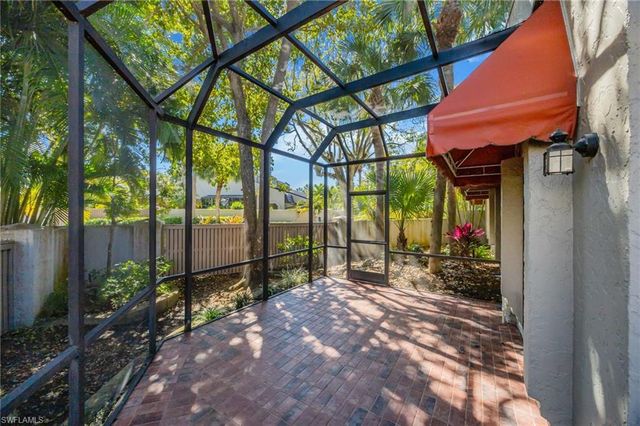 121 Bears Paw TRL, Naples, FL 34105